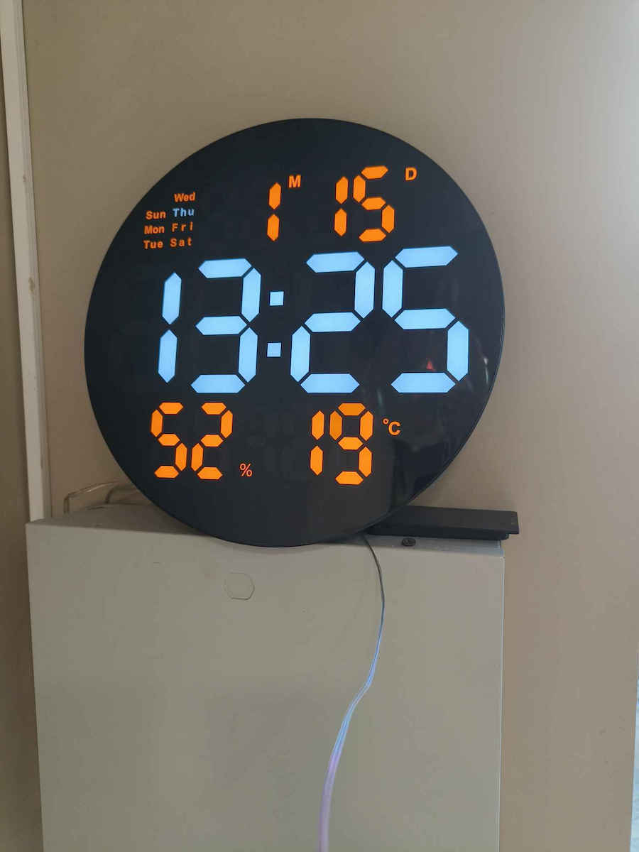 Ψηφιακό Ρολόι Τοίχου Led Στρογγυλό Τηλεχειριστήριο Πορτοκαλί-λευκή Οθόνη Μαύρο