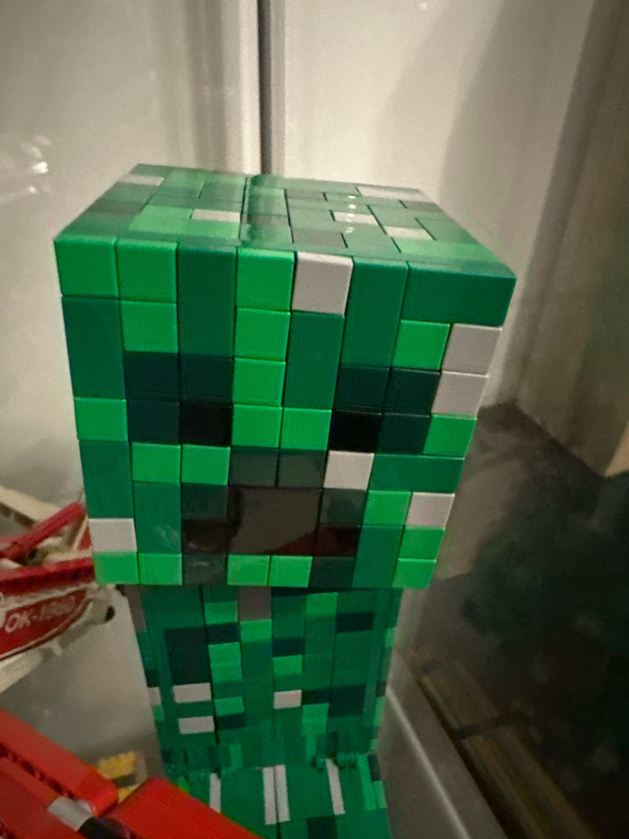 LEGO Minecraft The Creeper За 10+ Години 665 Бройки