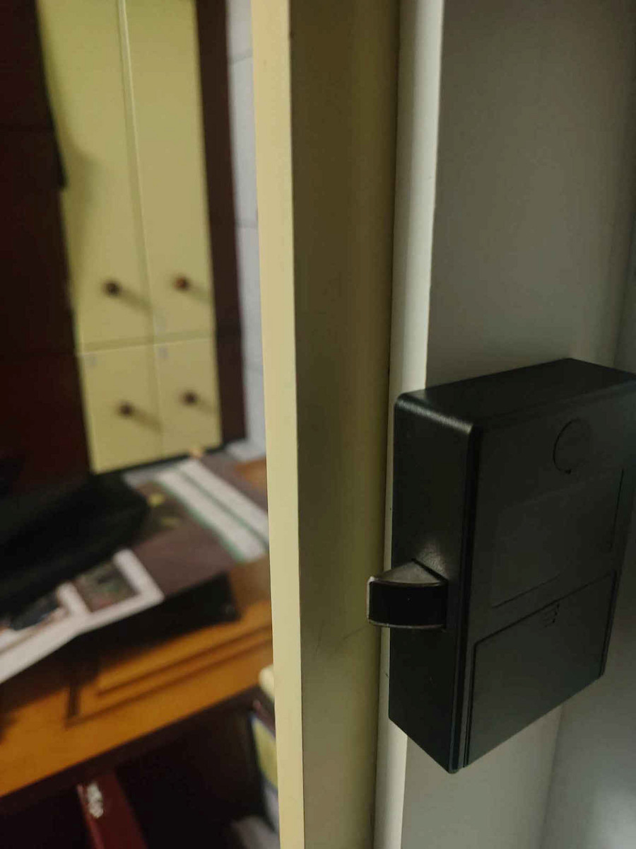 Lacăt Electronic în culoare Negru cu Conectivitate Bluetooth