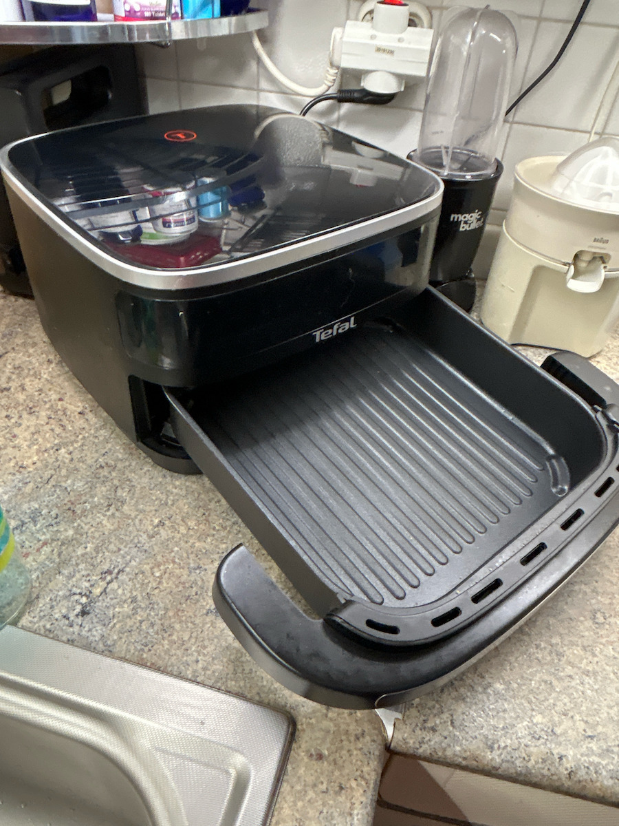 Tefal Easy Fry Air Fryer with Wi-Fi 4lt Black