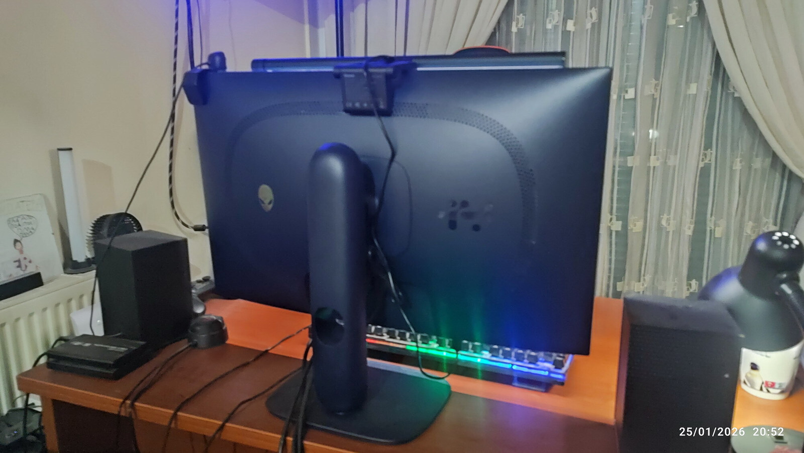 Dell Alienware AW2725DM IPS HDR Монитор 27" QHD 2560x1440 180Hz с Време на Реакция 4ms GTG Сив