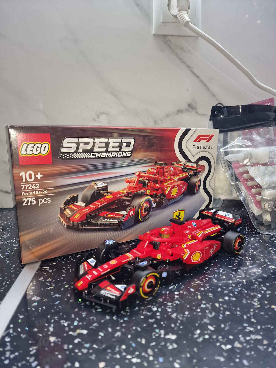 LEGO Speed Champions Ferrari Sf-24 F1 Race Car για 10+ Ετών 275τμχ