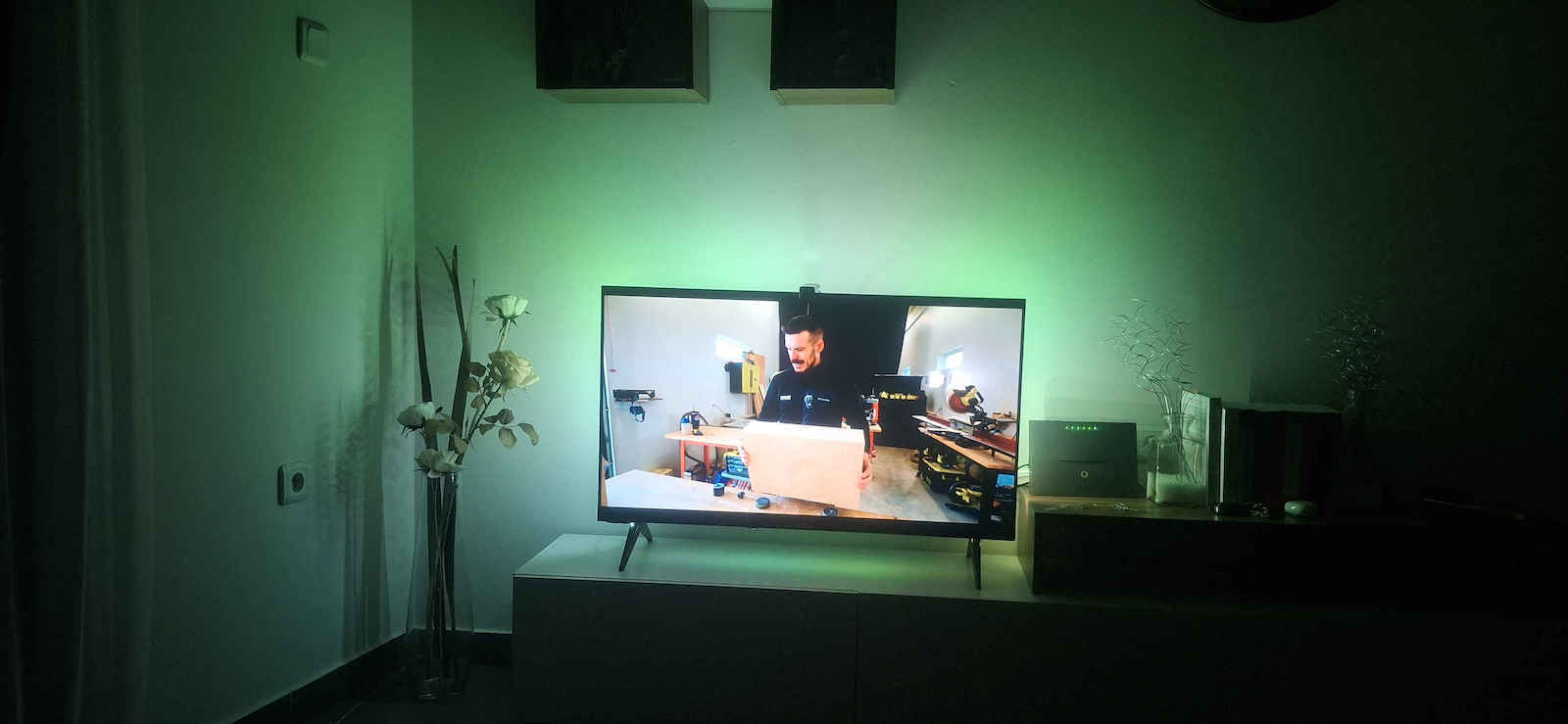 Govee Smart LED Strip Backlight 3 Lite Wi-Fi TV 24V RGB Light 2.4m with Power Supply