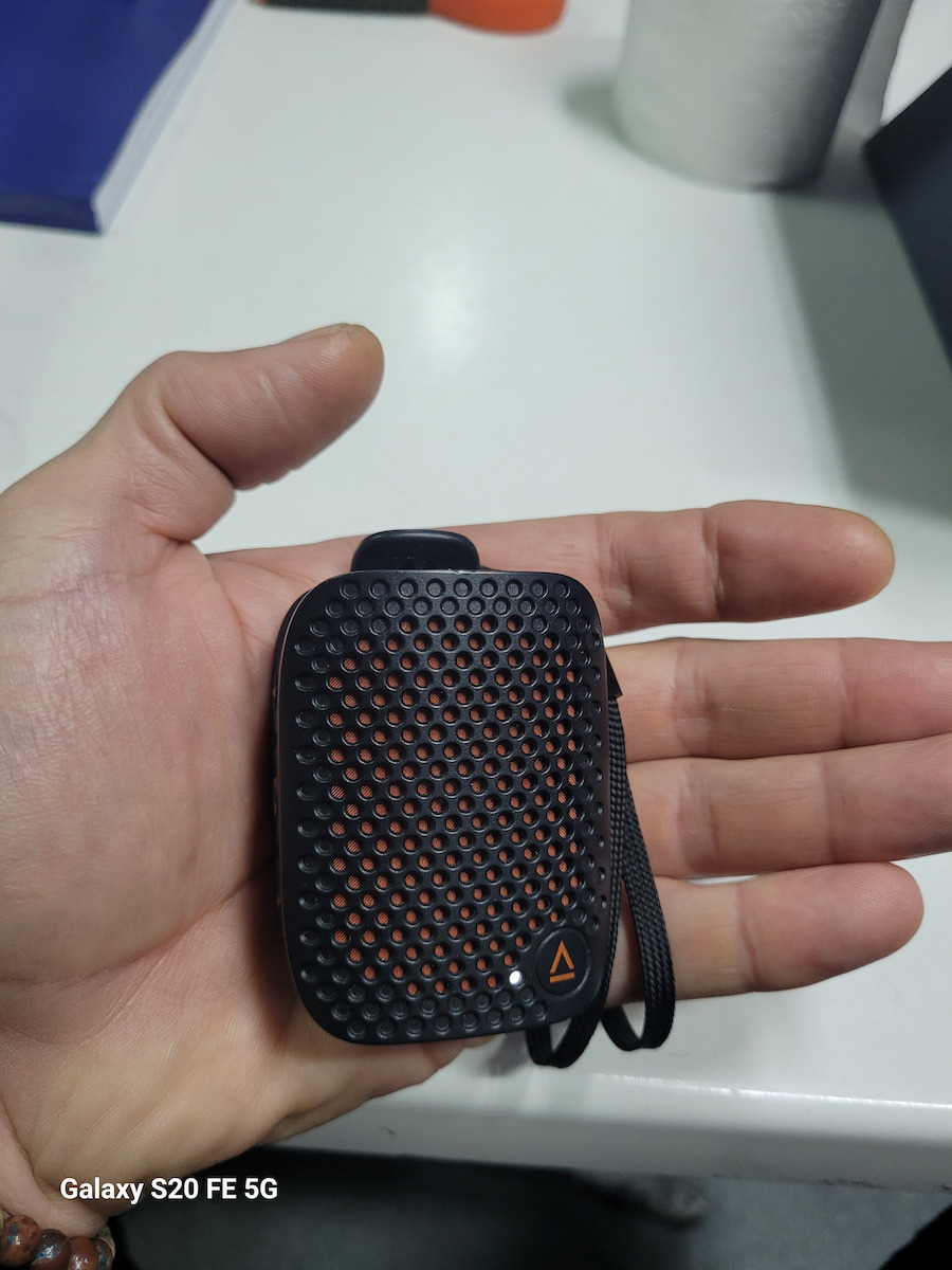 Creative Muvo Free Bluetooth-Lautsprecher 6W mit Akkulaufzeit bis zu 9 Stunden Schwarz