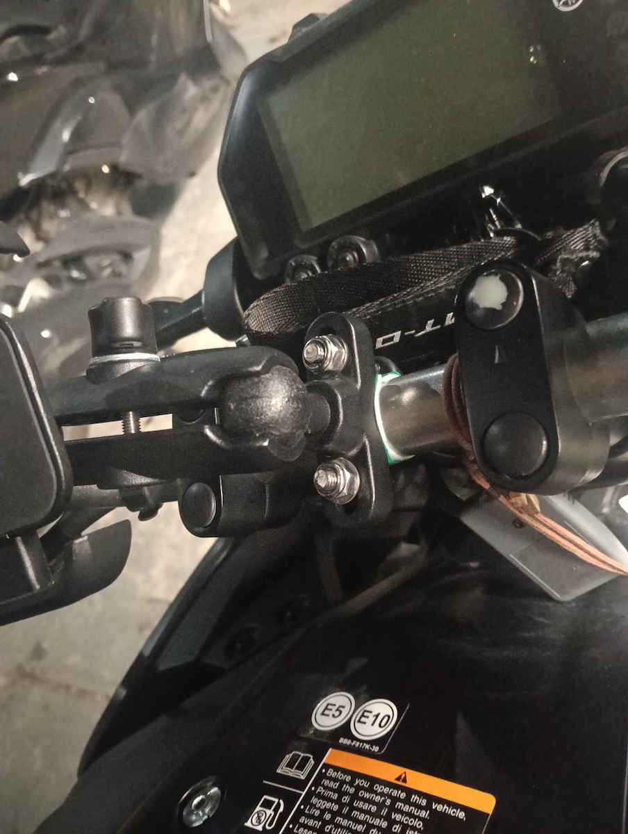 Motowolf Mount Phone Motorcycle with Adjustable Arm 3.5-6.5" for Steering Wheel with Charging