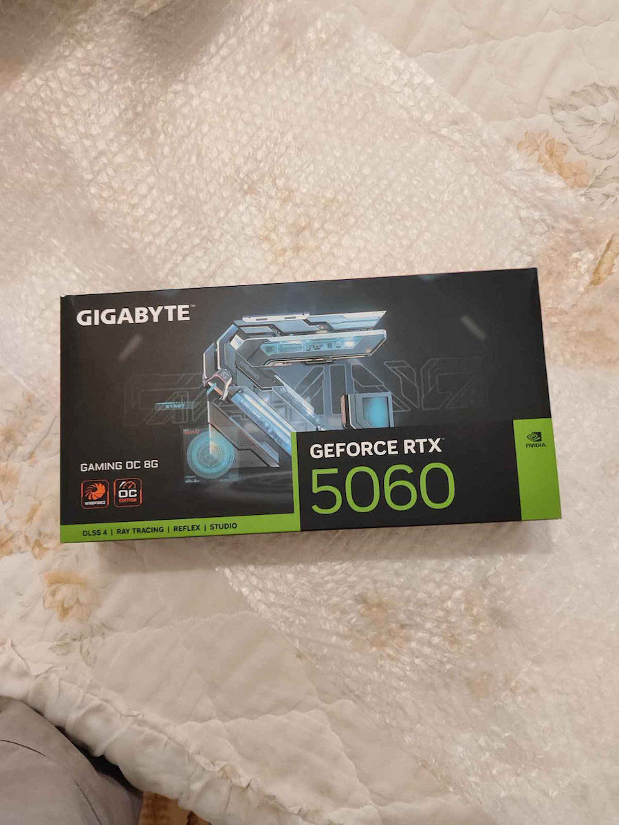 Gigabyte GeForce RTX 5060 8GB GDDR7 Gaming OC Placă Grafică GV
