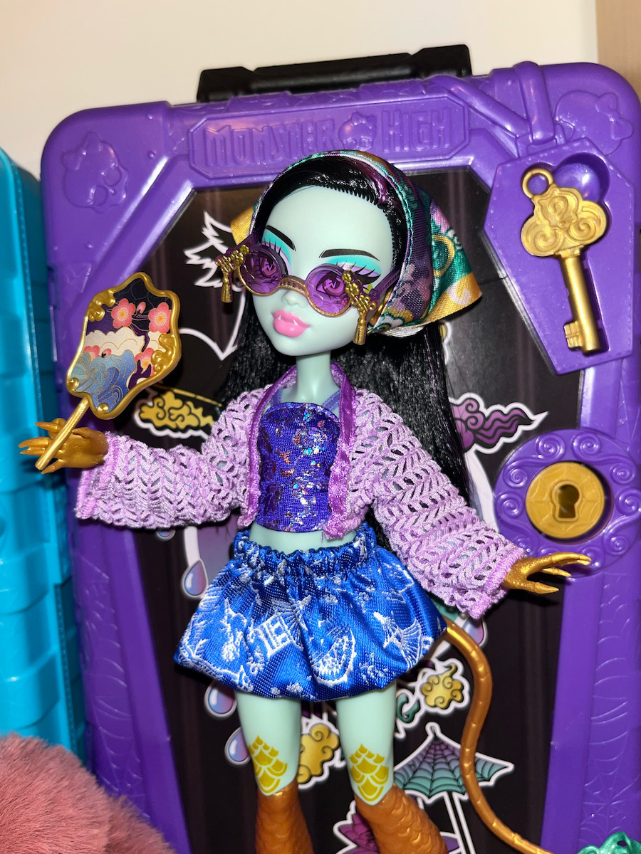 Mattel Skulltimate Secrets 7 Кейс Jinafire Кукла Monster High за 4+ Години