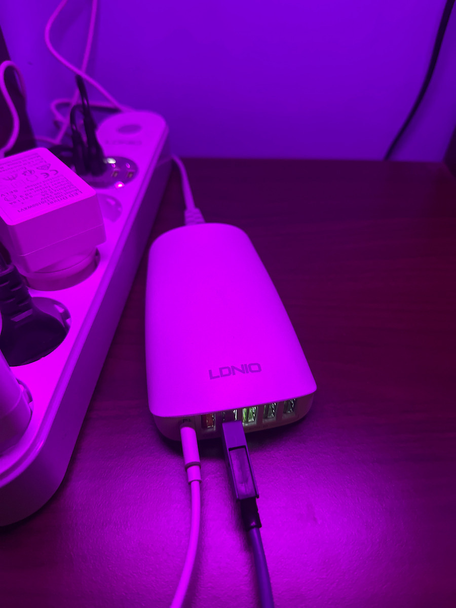 Ldnio Βάση Φόρτισης με 5 Θύρες USB-A και Θύρα USB-C 65W σε Λευκό χρώμα (A6573C)