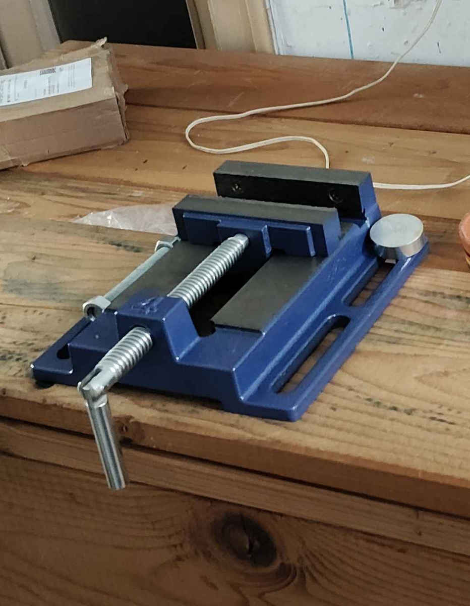Fixed Drill Press Vise with Maximum Opening 100mm