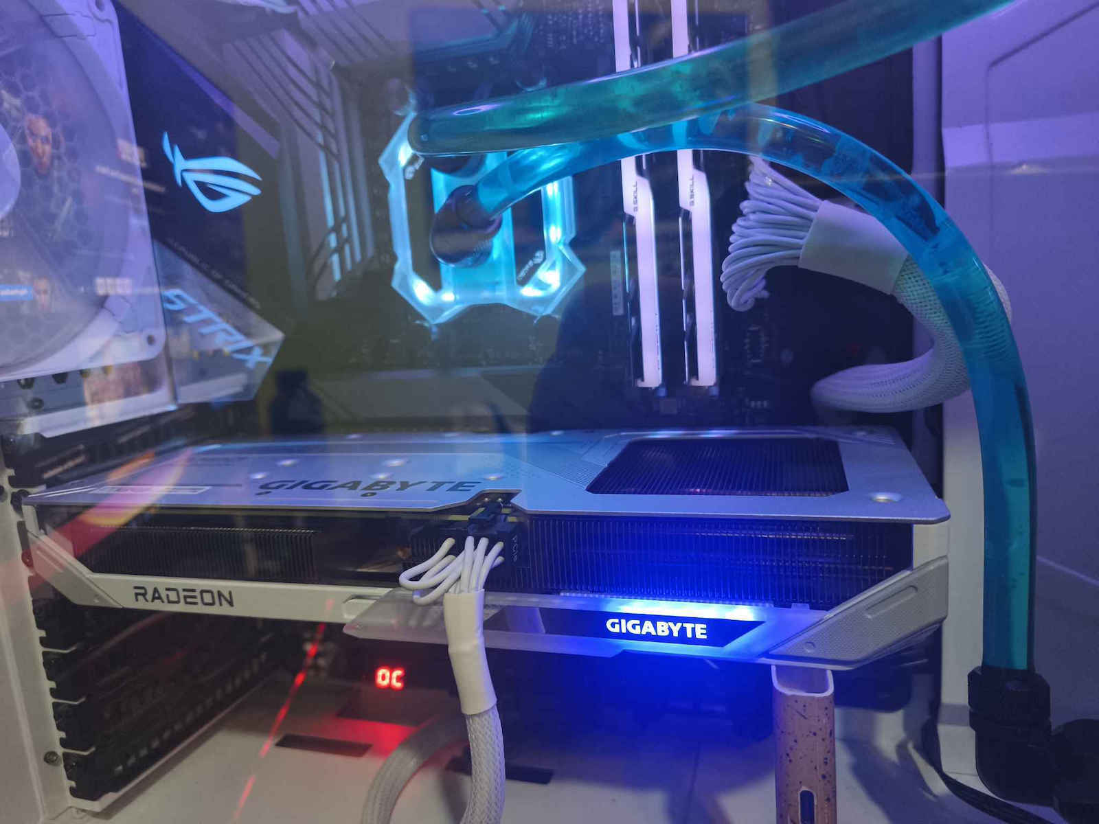 Gigabyte Radeon RX 9060 XT 16GB GDDR6 GAMING OC ICE Graphics Card