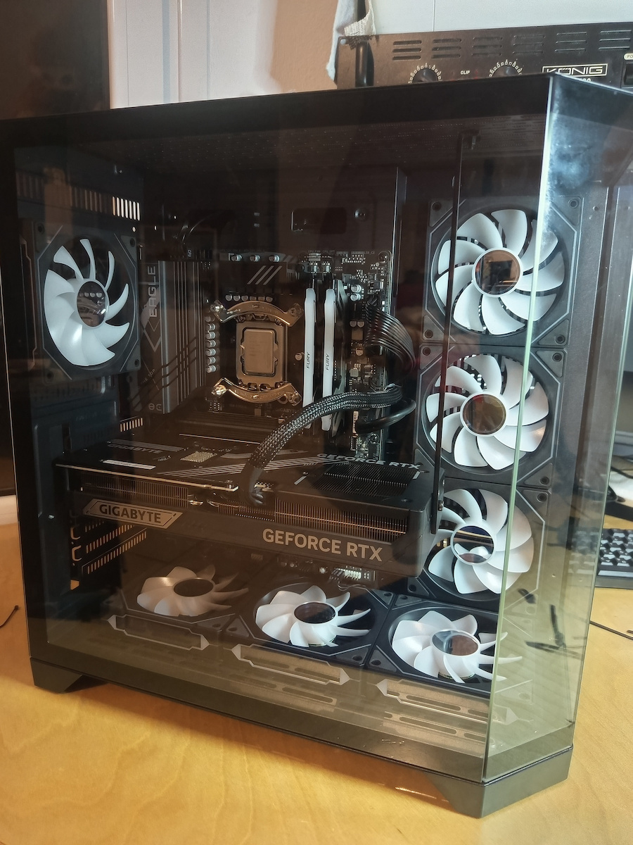ProGaming Banshee Gaming Full tower Carcasă Calculator cu Fereastră Laterală și Iluminare ARGB Negru