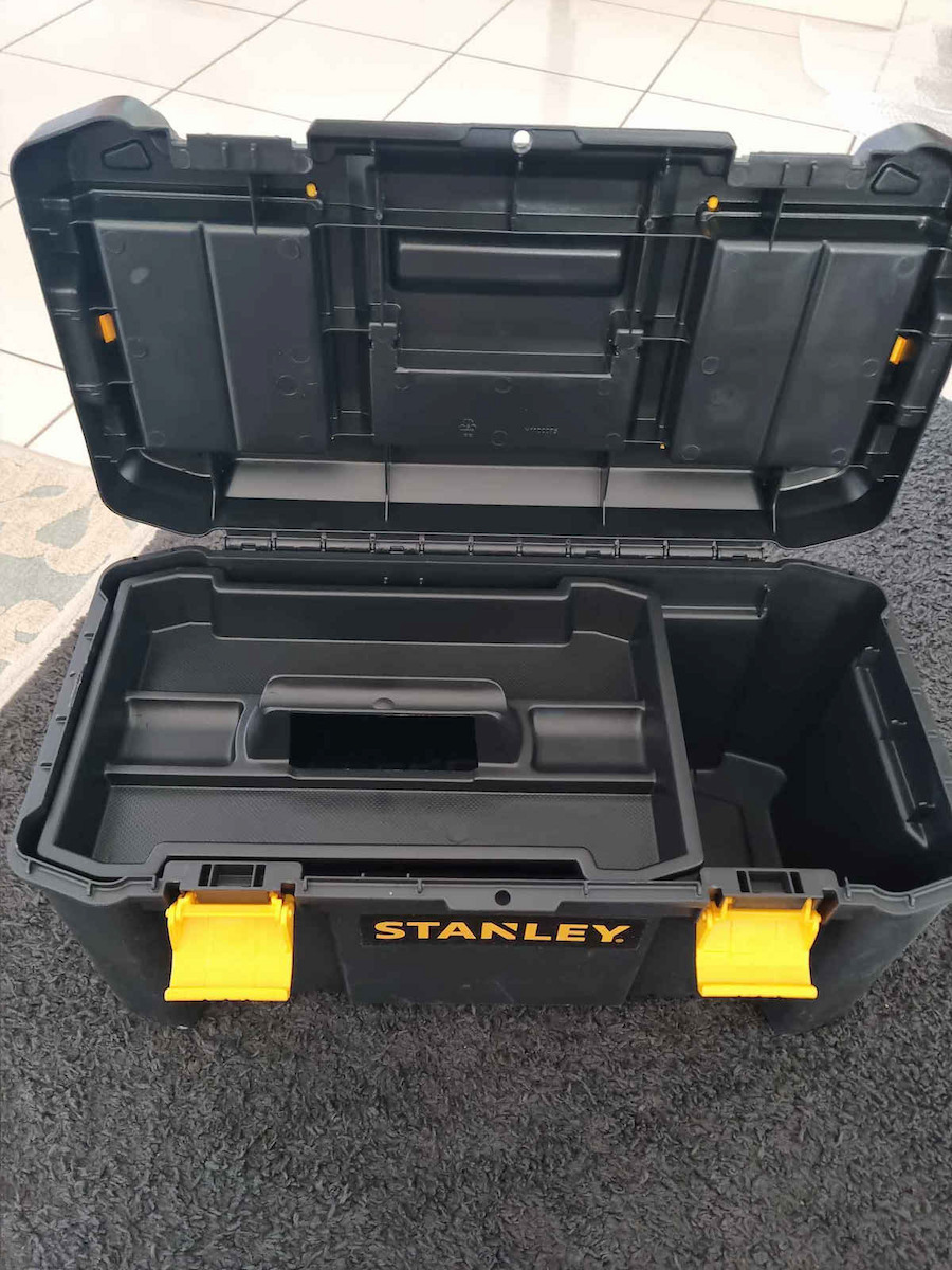 Stanley Essential Handwerkzeugkasten Kunststoff mit Tabakdose B48.2xT25.4xH25cm mit Kunststoff-Klammer
