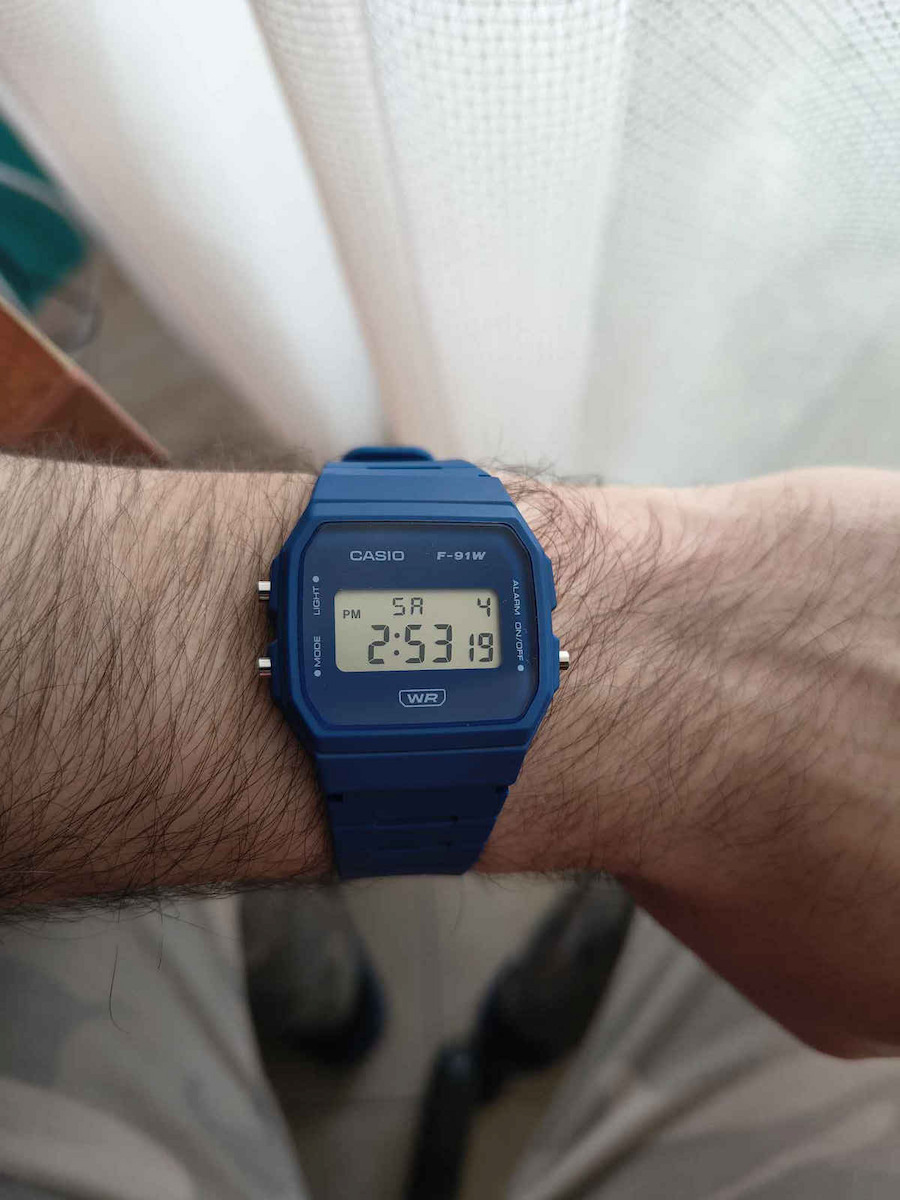 Casio Ψηφιακό Ανδρικό Ρολόι 35mm Χρονογράφος Μπαταρίας με Μαύρο Καουτσούκ Λουράκι