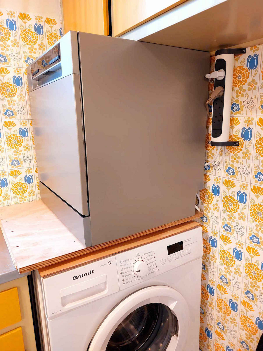 De'Longhi Mașină de spălat vase de blat pentru 8 seturi de vase L55xÎ59cm Alb