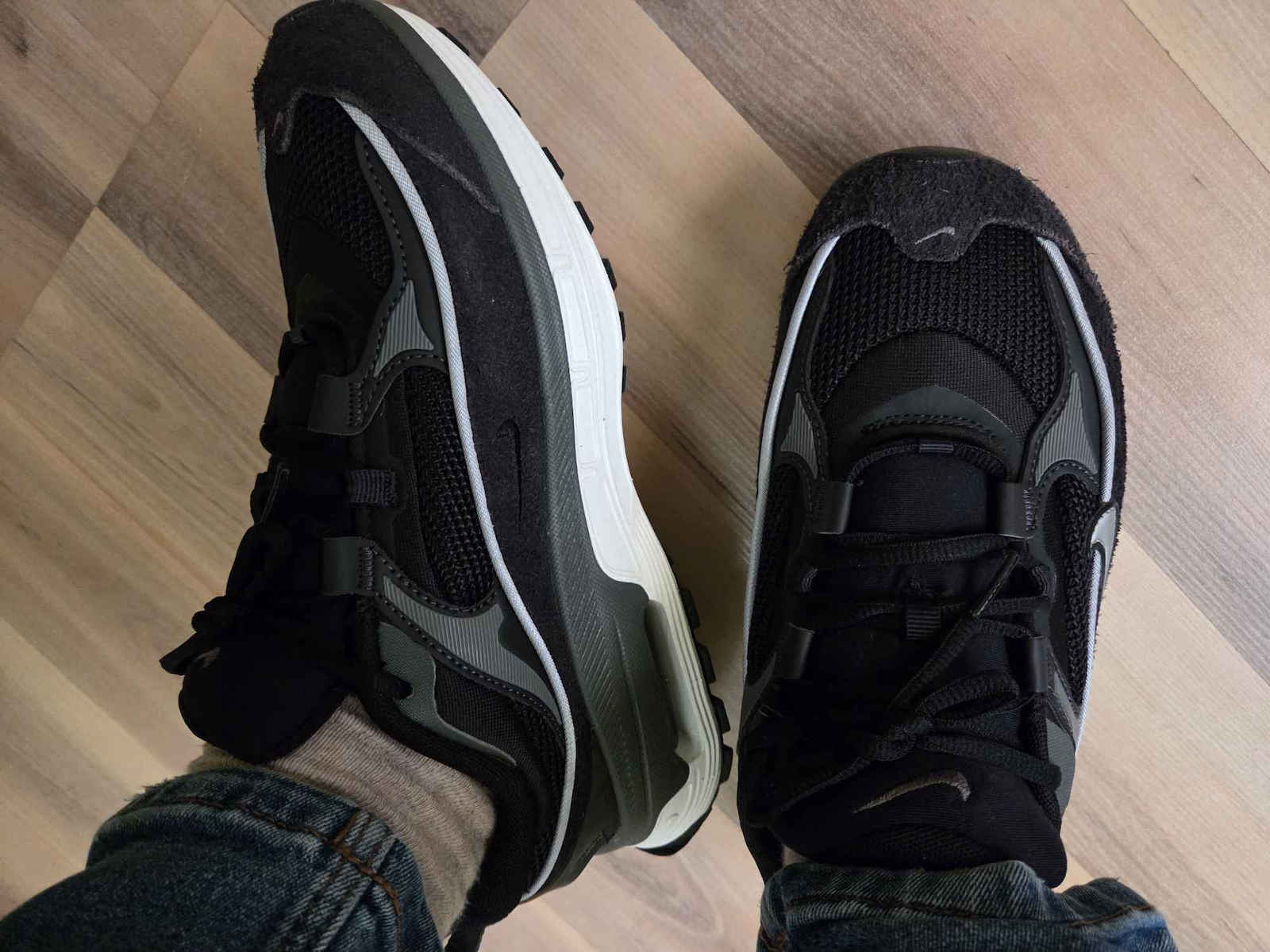 Air Max Bliss Damen Sneakers Black / Oil Grey / Iron Grey / Metallic Silver