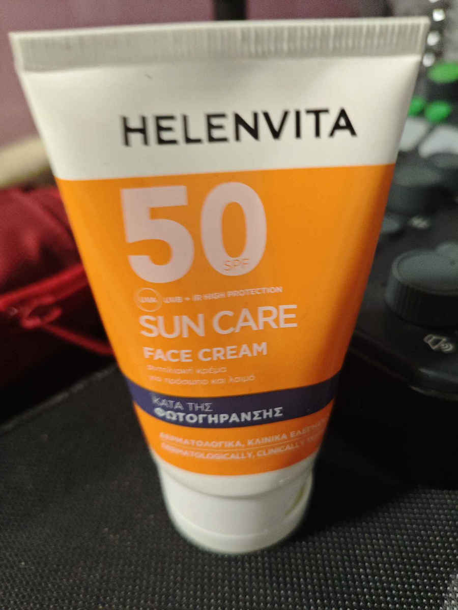 Helenvita Sun High Protection Cremă Solară Rezistentă la Apă pentru Față SPF30 50ml