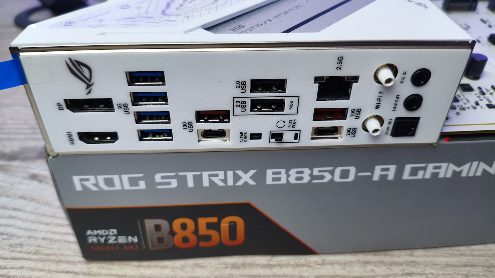Asus ROG STRIX B850-A GAMING WIFI Motherboard ATX με AMD AM5 Socket 90MB1J50-M0EAY0