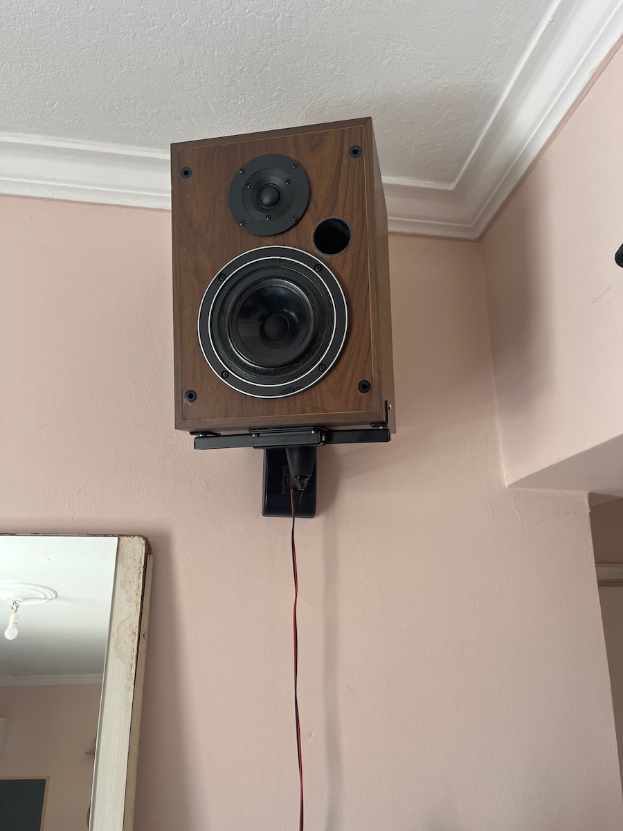 Brateck Speaker Stands in Black Color