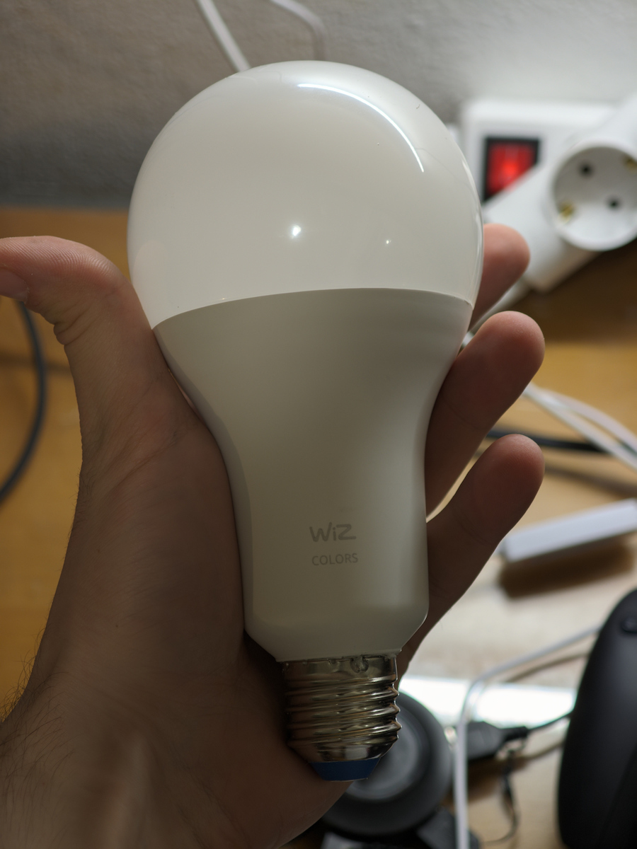 WiZ Smart Λάμπα LED 18.5W για Ντουί E27 και Σχήμα A80 RGB 2452lm