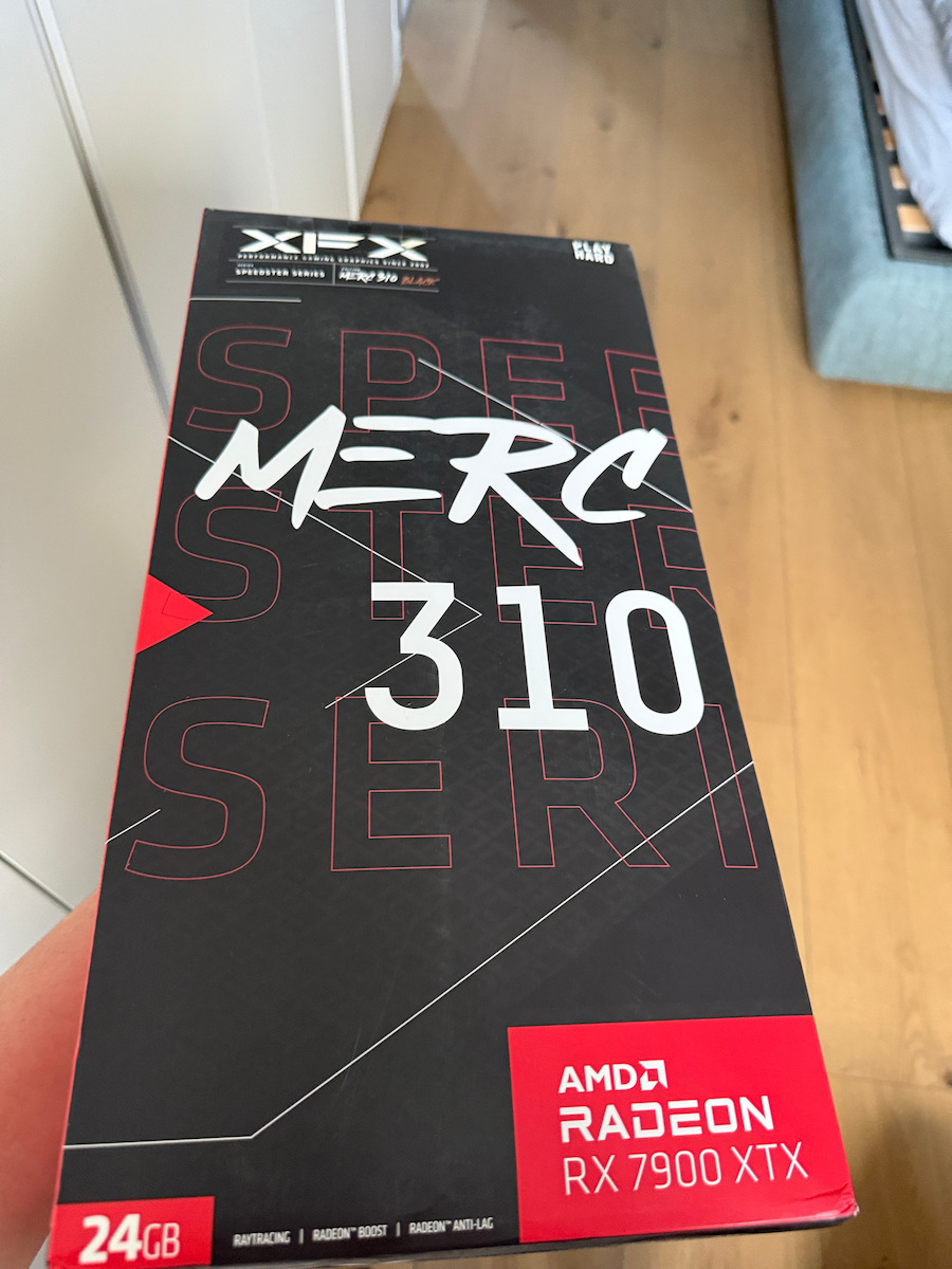 XFX Radeon RX 7900 XTX 24GB GDDR6 Speedster MERC 310 Placă Grafică