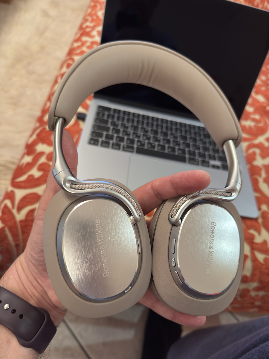 Bowers & Wilkins PX8 S2 Ασύρματα / Ενσύρματα Over Ear Ακουστικά με 30 ώρες Λειτουργίας Warm Stone