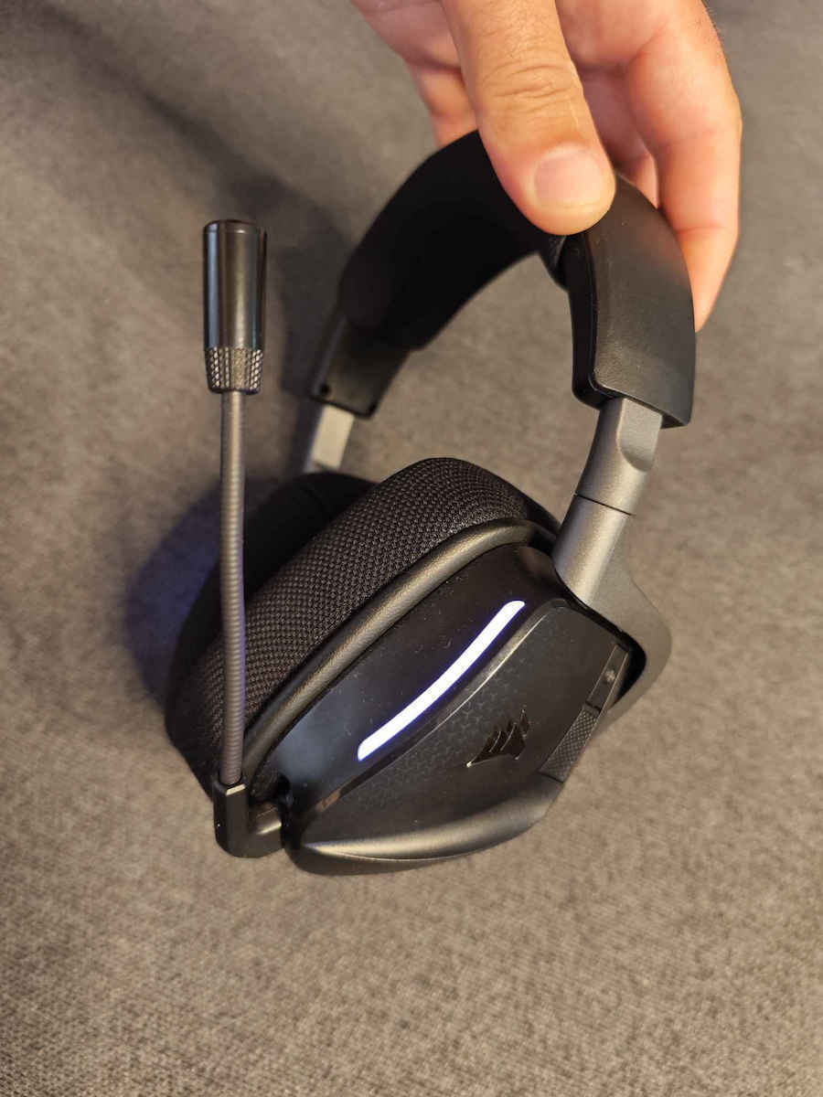 Corsair Void Max v2 Wireless Over Ear Gaming Headset with Bluetooth / USB Connectivity for Nintendo Switch / PC / PS4 / PS5