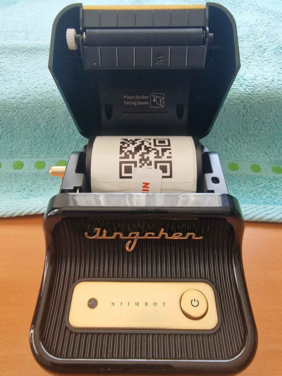 Niimbot B21 S Handheld Label Maker in Black Color