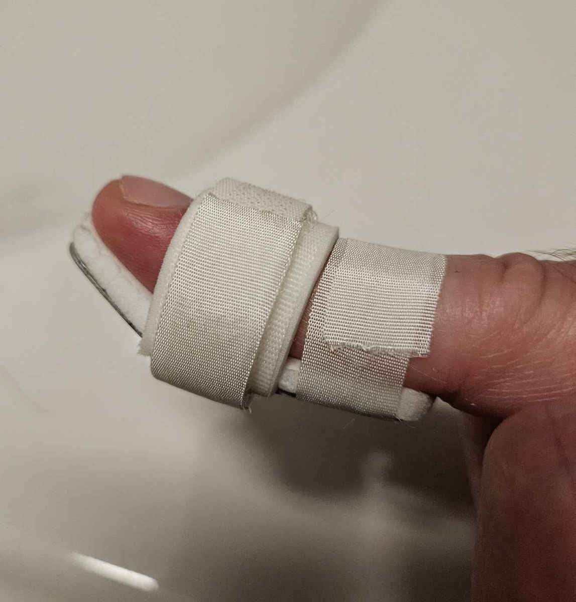 Ortholand Mallet Finger Μεταλλικός Νάρθηκας Δακτύλου σε Μπεζ Χρώμα