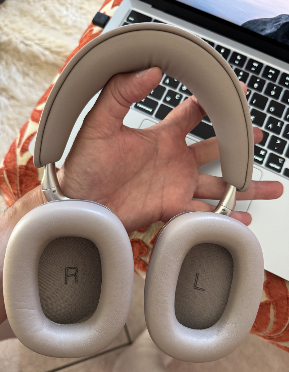 Bowers & Wilkins PX8 S2 Ασύρματα / Ενσύρματα Over Ear Ακουστικά με 30 ώρες Λειτουργίας Warm Stone