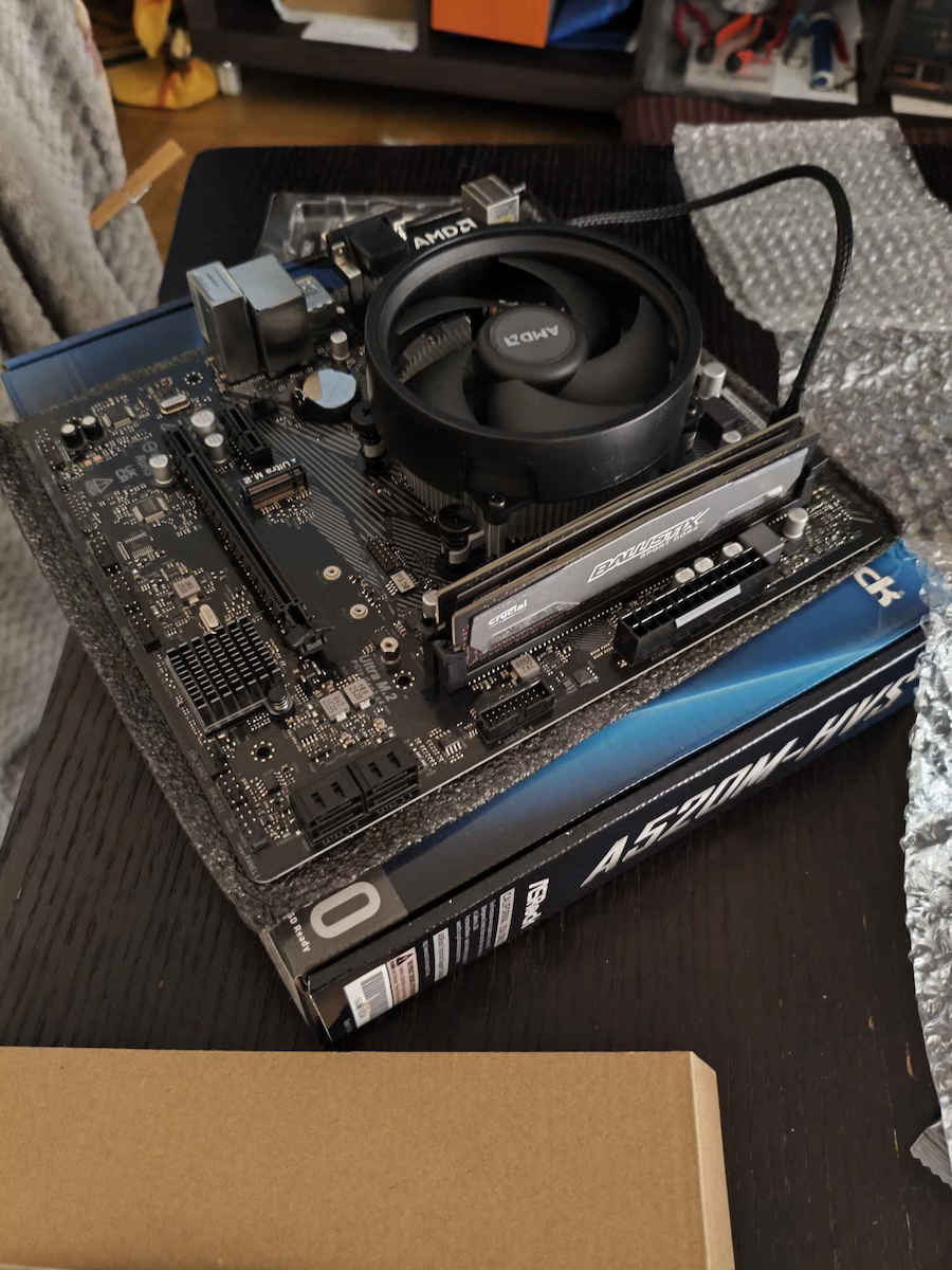 ASRock A520M-HVS Motherboard Micro ATX με AMD AM4 Socket 90-MXBE60-A0UAYZ