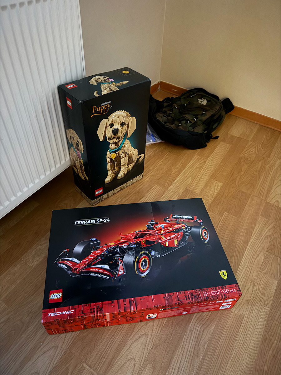 LEGO Icons Golden Retriever Puppy За 18+ Години 2102 Бройки