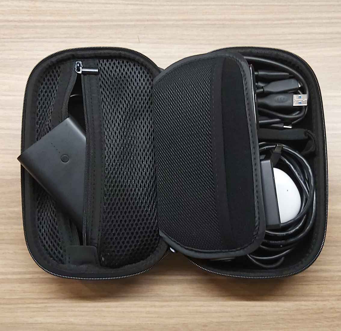 Ugreen Protective Case Hard Disk SSD Case Travel Bag 20,3 x 12,9 x 7,2 cm Gray (50903)