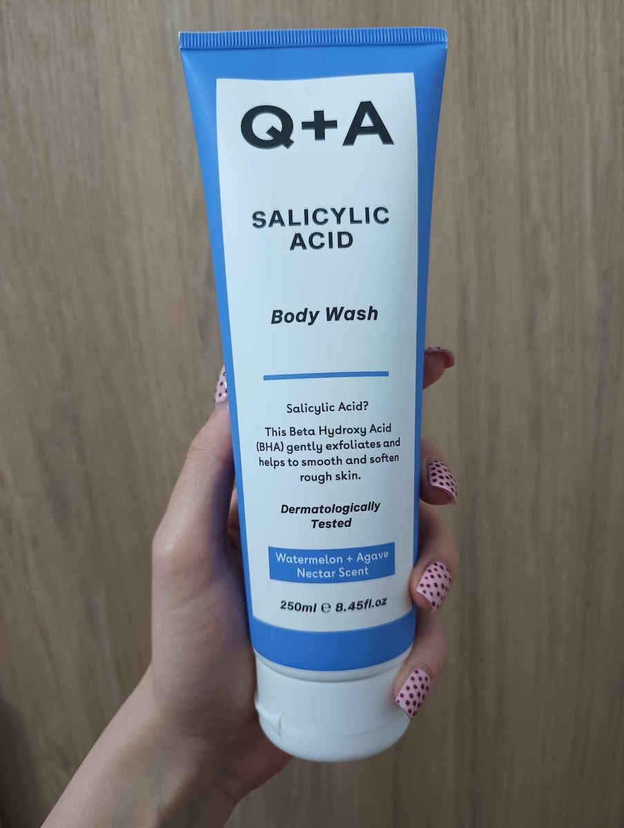 Q+A Natural Skincare Душ гел с BHA и Аромат Зелен Чай 250ml