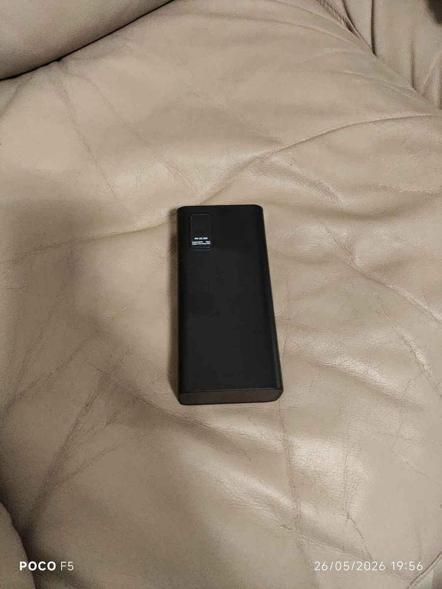 ET-Q8 Външна батерия 30000mAh 22.5W с 4 USB-A порта и USB-C порт със Захранване с висока мощност / Бързо зареждане, Черна