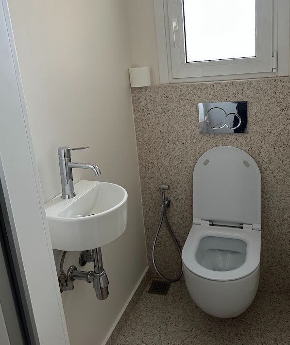 Karag Montat pe perete Suspendat / Deasupra Blatului Chiuvetă Porțelan 32x29x13cm Alb