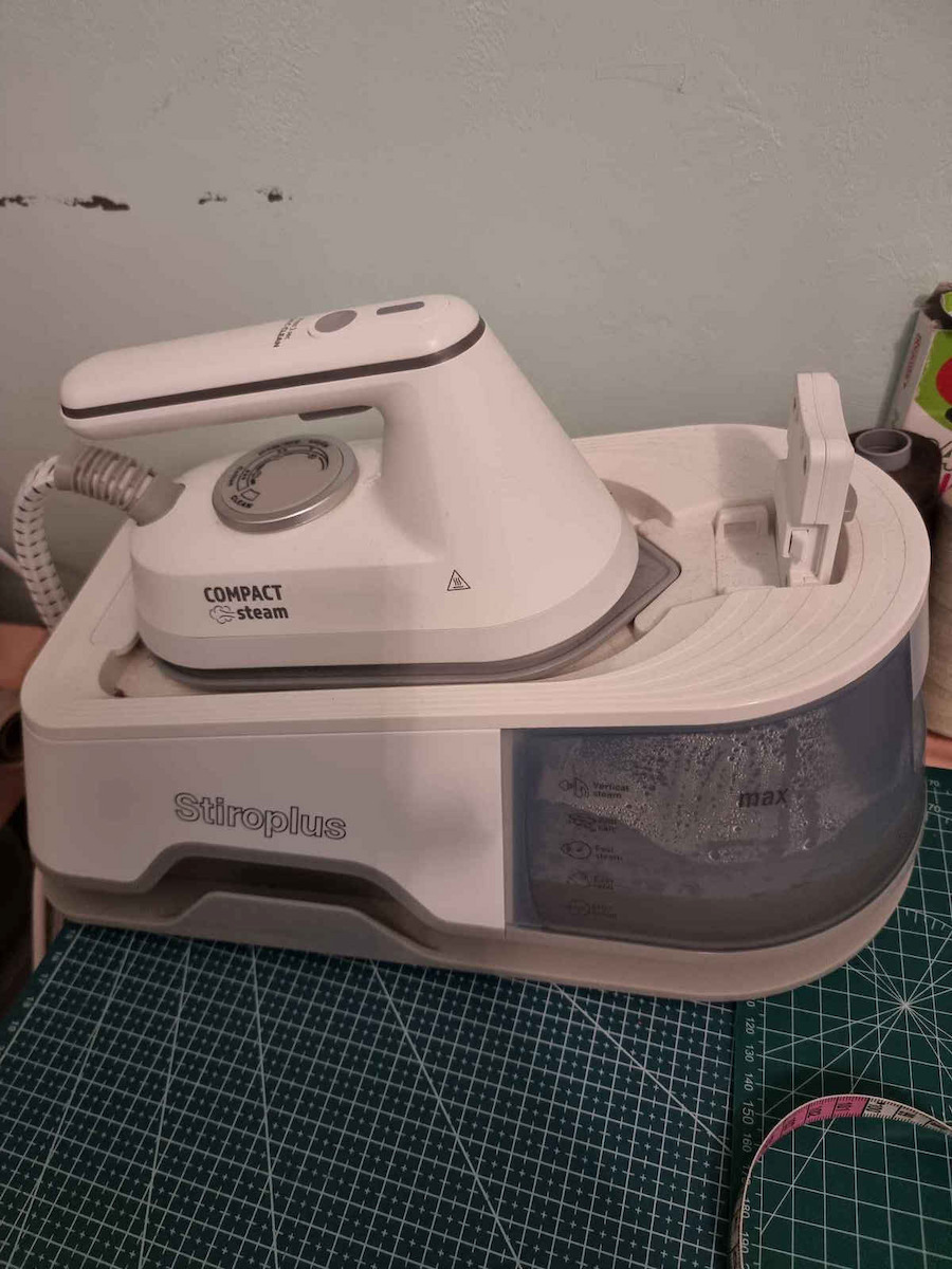 Stiroplus Steam Ironing Station 7bar with 1.2lt Container