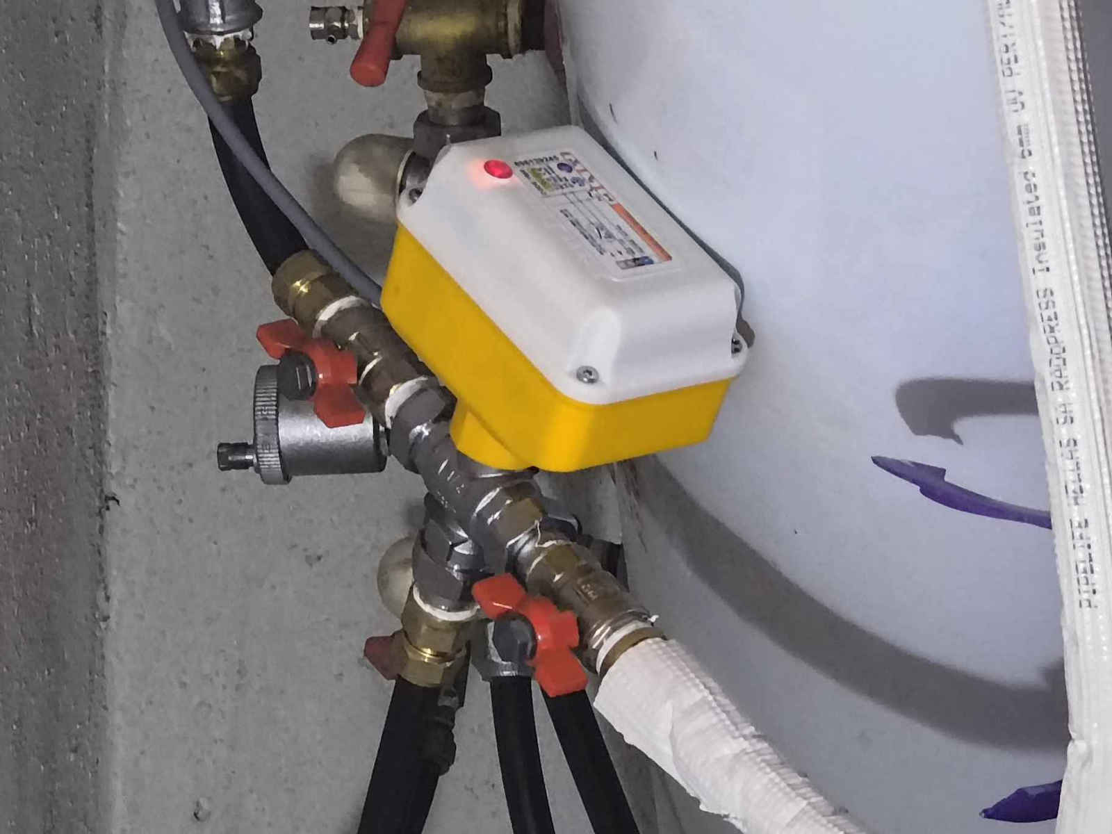 Brass Form 1900+3920 Three-Way Water Autonomy Solenoid Valve 1"
