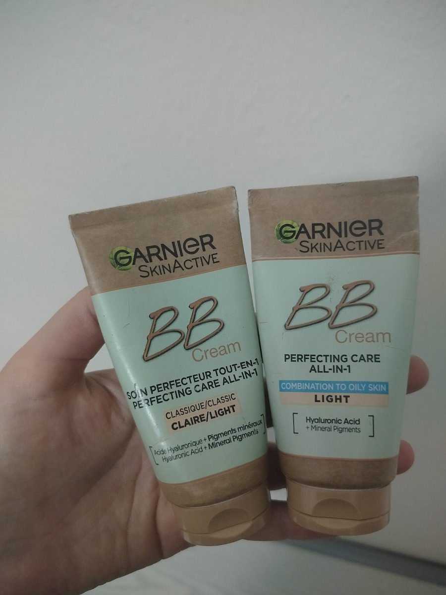 Garnier Skinactive Perfecting Care All in 1 BB Light Cremă de Față de Zi 24h cu SPF15 împotriva Imperfecțiunilor cu Acid Hialuronic & Aloe Vera 50ml