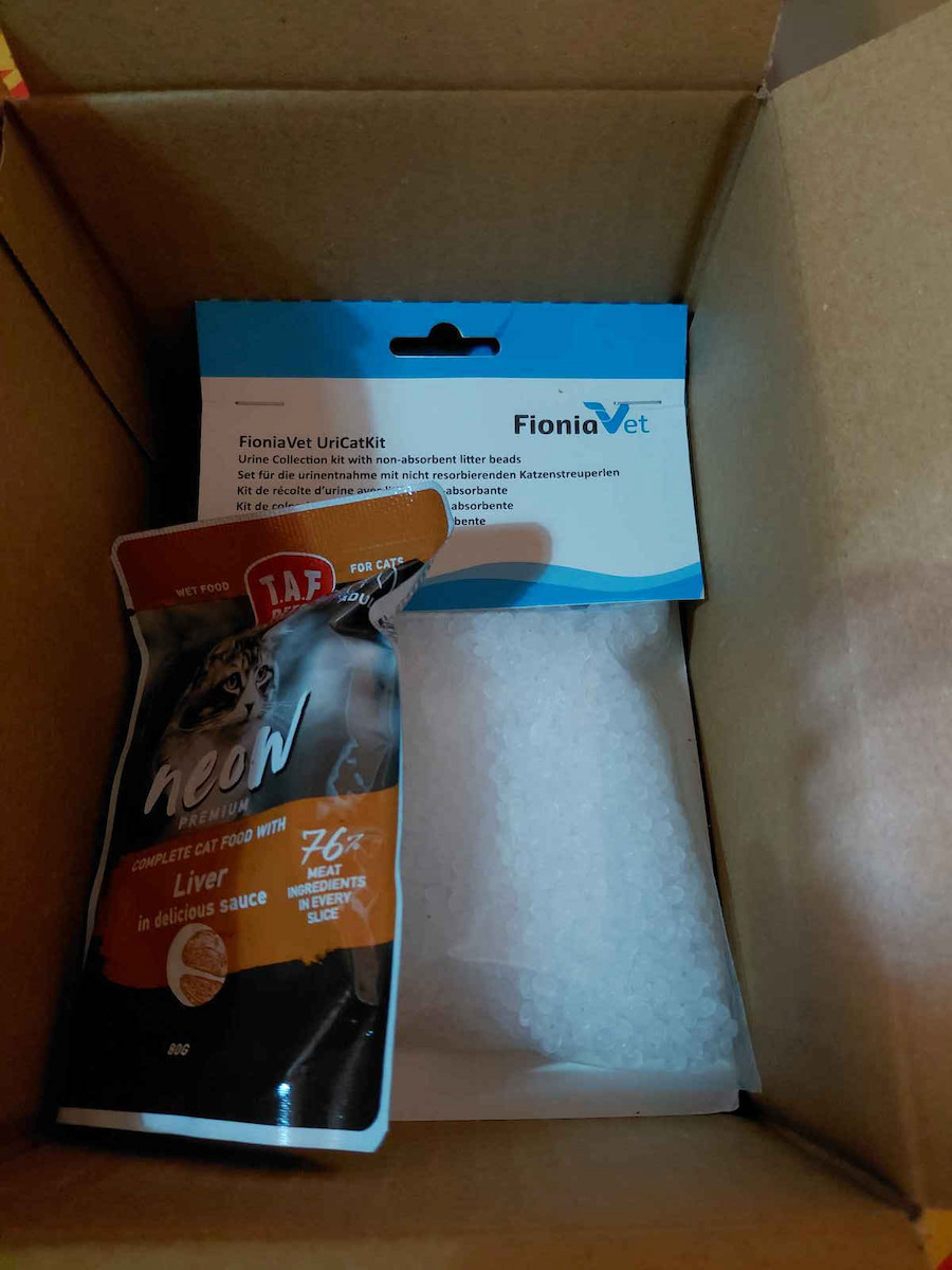Fiona Vet UriCatKit 1pcs 200gr Substitute Sand for Urine Collection