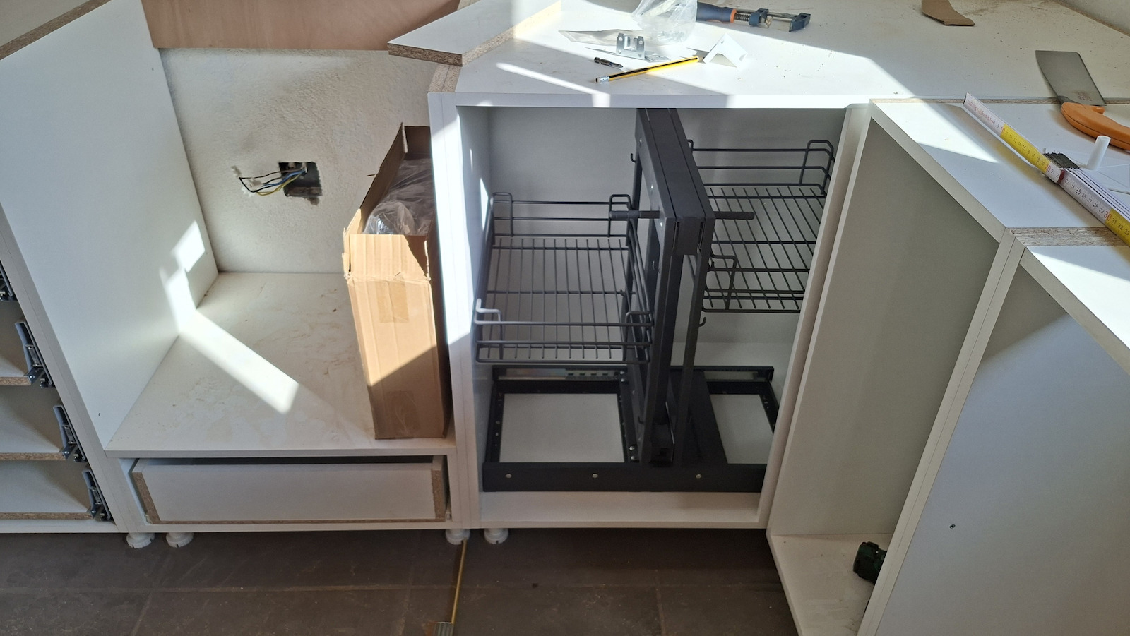 Finetto Magic Corner Full Extension Kitchen Mechanism With Brake Door 45cm Anthracite