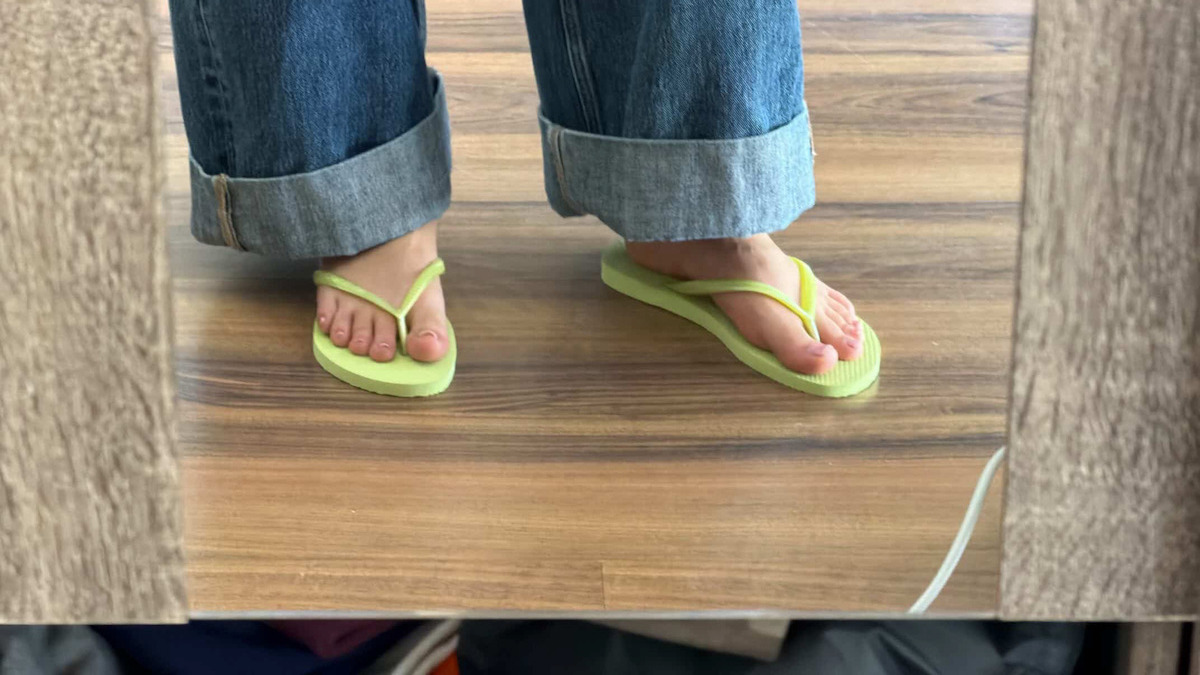Slim Flip Flops in Black Colour
