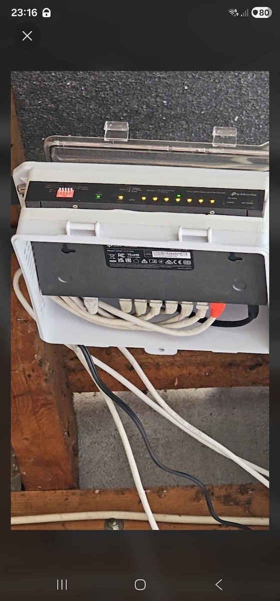 TP-LINK Omada Unmanaged L2 PoE+ Switch with 10 Gigabit (1Gbps) Ethernet Ports