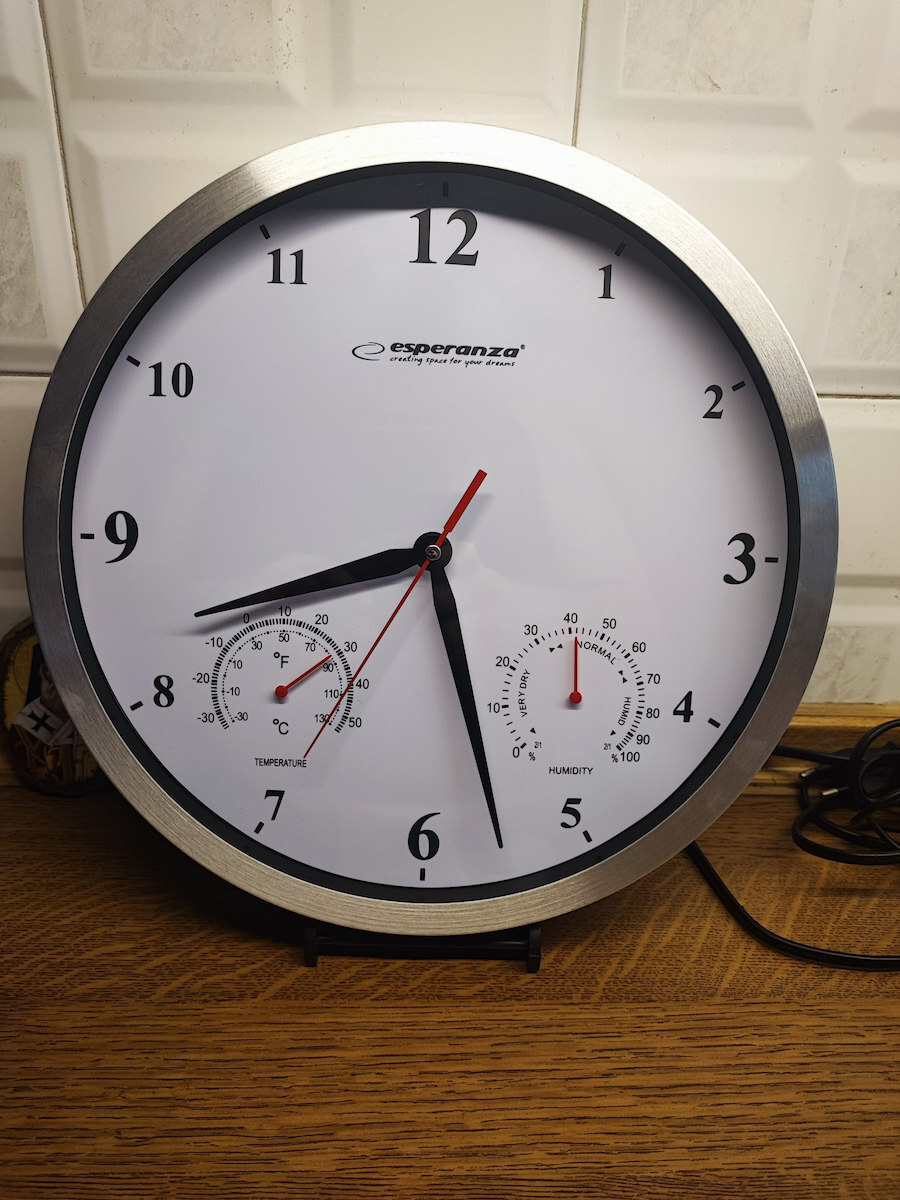 Esperanza Washington Silent Wall Clock Plastic Black Ø30cm