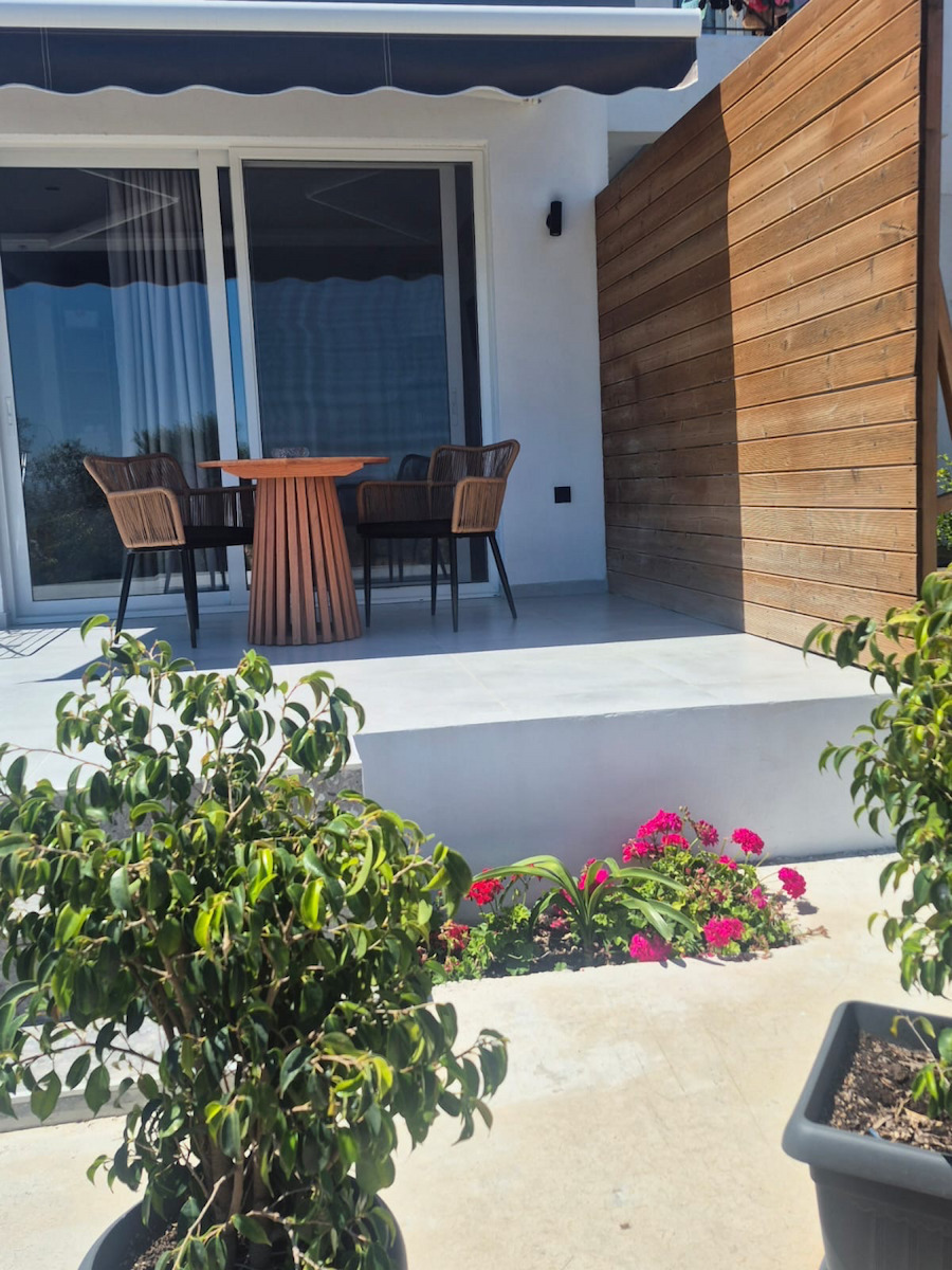 Wooden Masa pentru spații exterioare mici Kenda 80x80x75buc