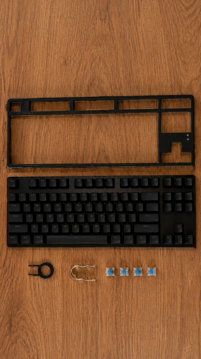 Monarch Gear Gear Hyperion Gaming Mechanische Tastatur Tenkeyless mit RGB-Beleuchtung (Englisch US)