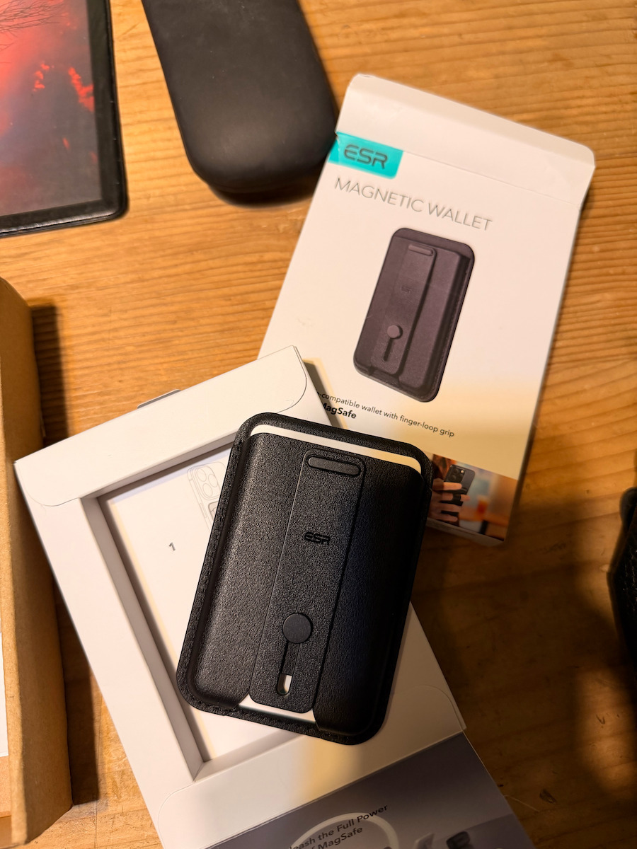 ESR MagSafe Θήκη Καρτών Magnetic Wallet HaloLock σε Μαύρο χρώμα