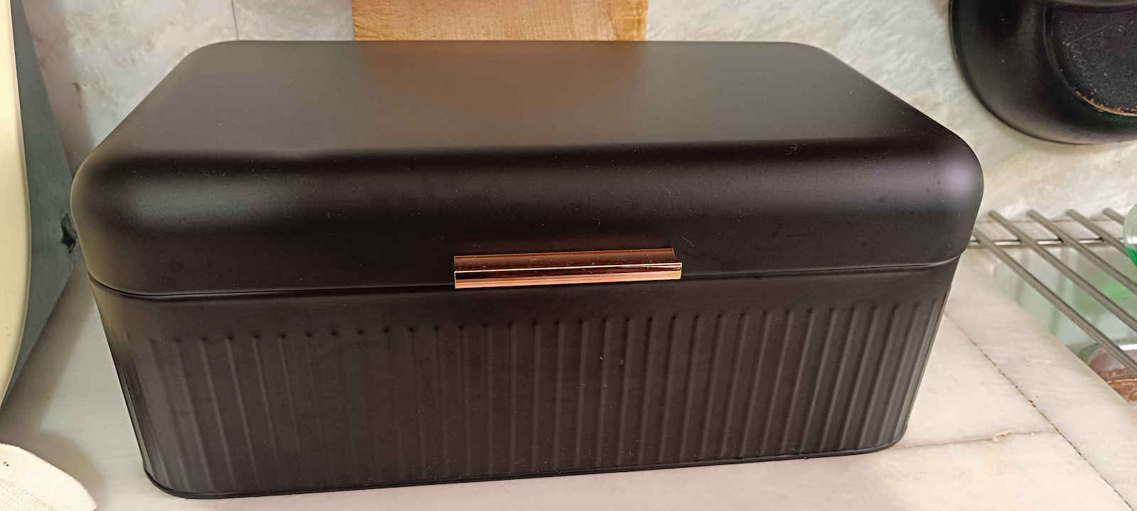 Ankor Ψωμιέρα Μεταλλική Μαύρη 42.2x22.4x17cm