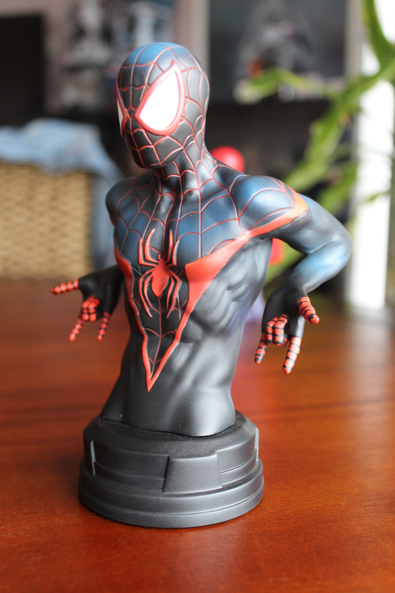 Diamond Select Toys Marvel: Spiderman Resin Mini Bust Miles Morales Φιγούρα ύψους 15εκ. σε Κλίμακα 1:7