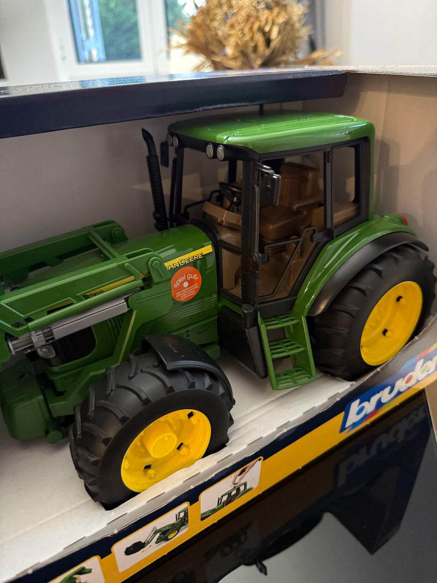 Bruder John Deere Loader 1:16 Pickup Truck for 3+ Years