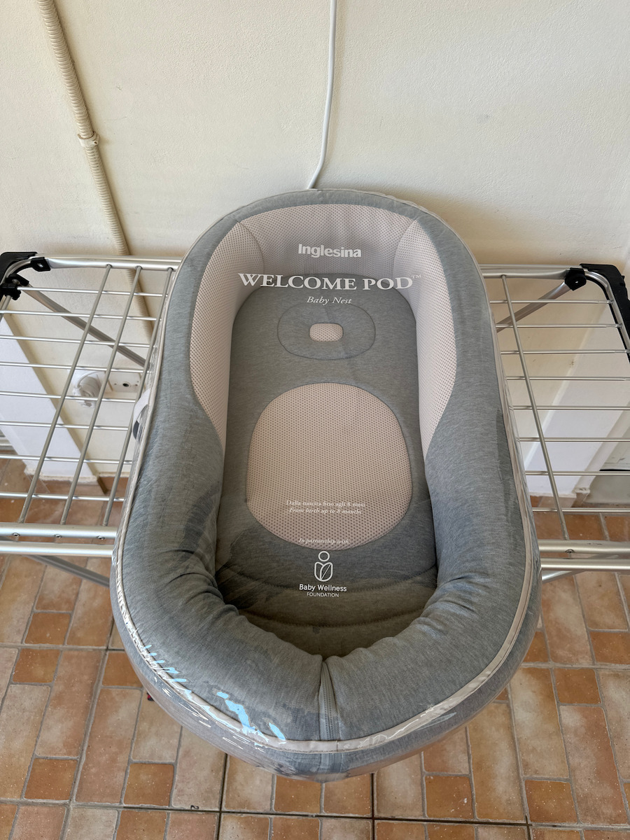 Inglesina Pernă pentru bebeluși în formă de cuib Welcome Pod Bej